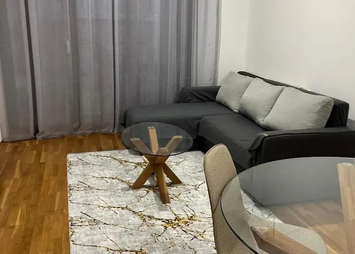 Riverside Park Near Center Apartament *